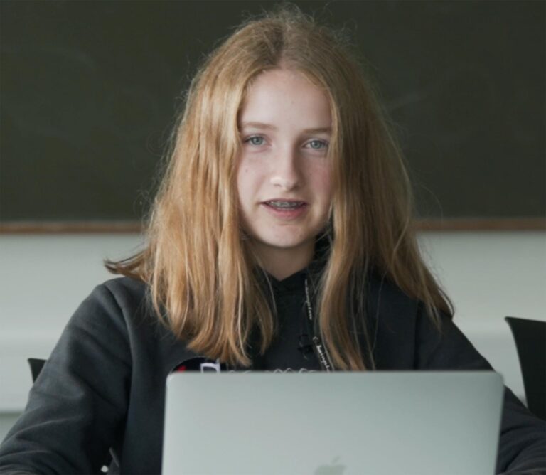 Nikoline fortæller om sit år på Fjordvang Efterskole