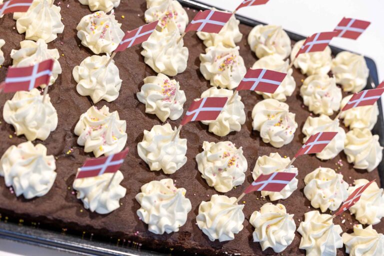Flot og lækker kage med flag