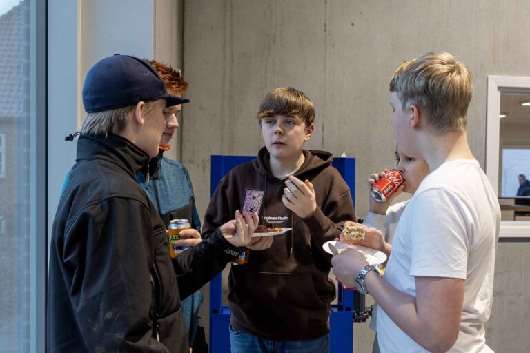 Det nye teknologihus og metalværksted på Fjordvang Efterskole er et moderne vidunder, der sætter nye standarder