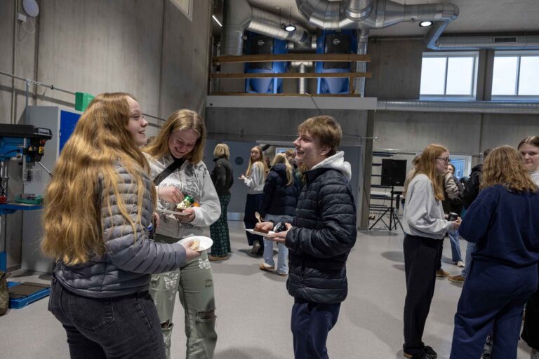Fjordvang Efterskole indvier det imponerende teknologihus og metalværksted med glæde og festligheder