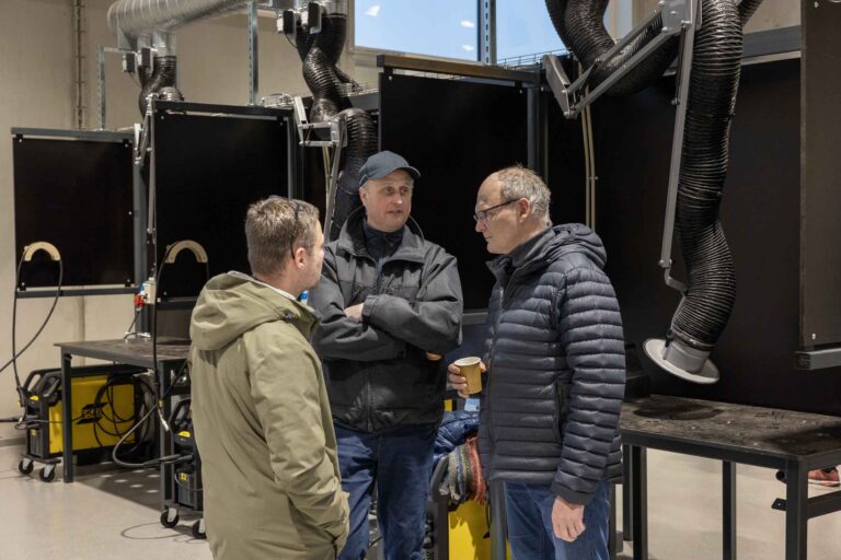 Efterskole Vestjylland løfter teknologiprojektet: Fjordvangs nye faciliteter inspirerer til sjove og lærerige oplevelser